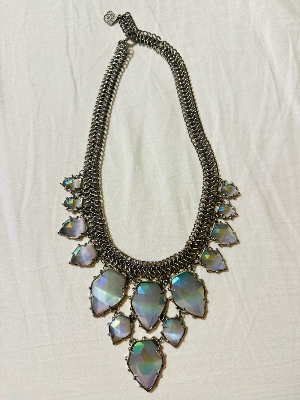 Kendra Scott beautiful glass necklace